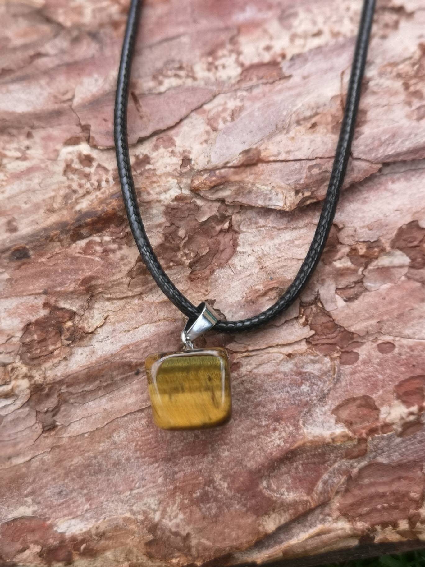 Beautiful Tiger Eye Pendant Necklace