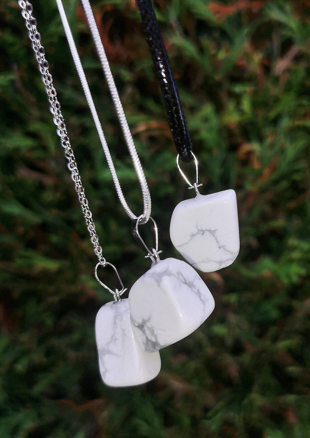 Beautiful Howlite pendant necklace
