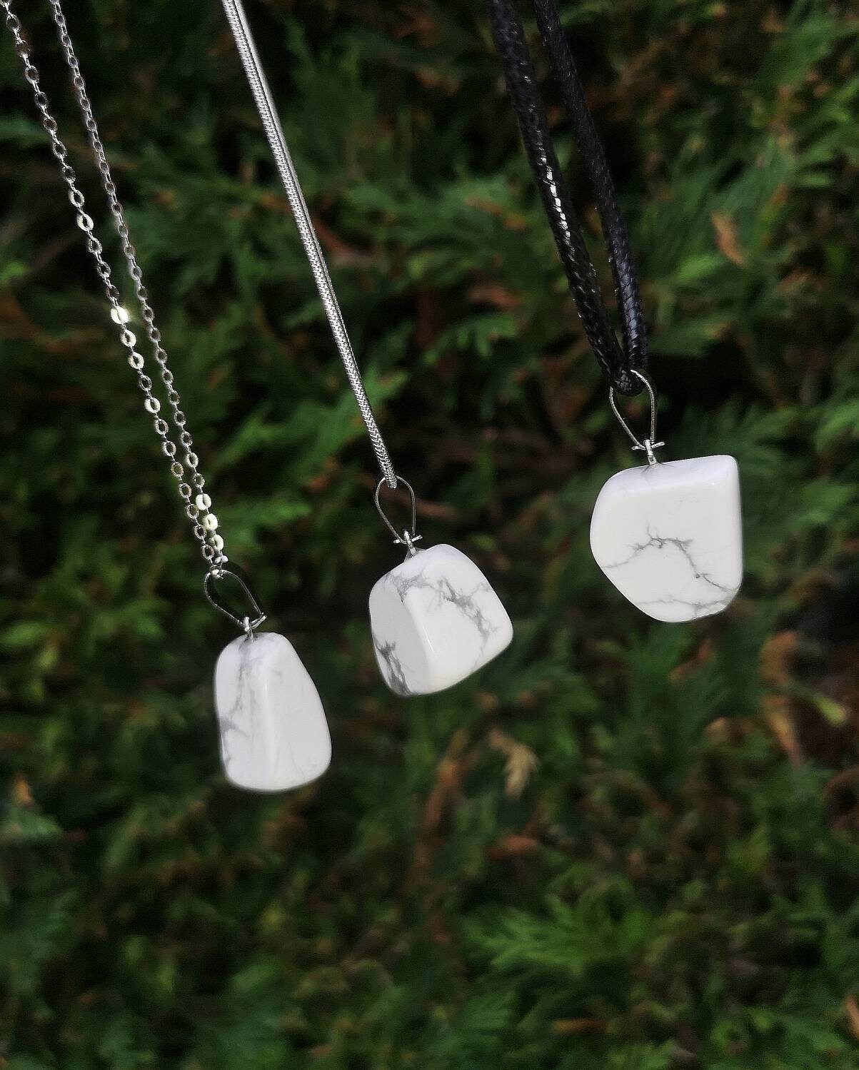 Beautiful Howlite pendant necklace