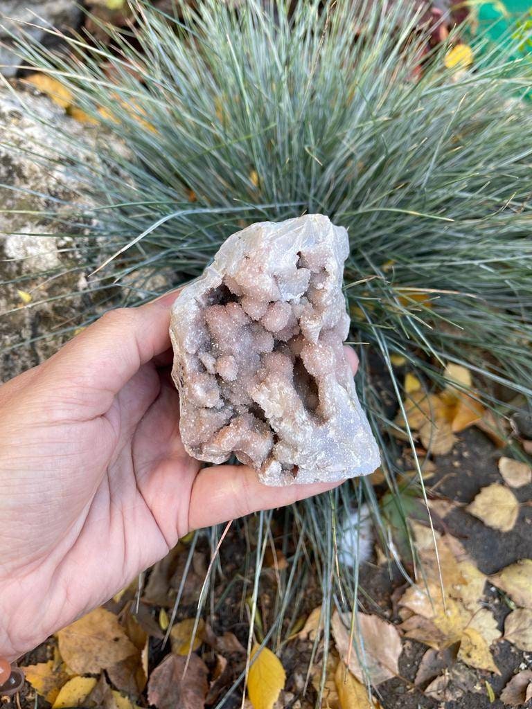 Beautiful AAA grade Argentinian pink Amethyst geode 311g 85mm