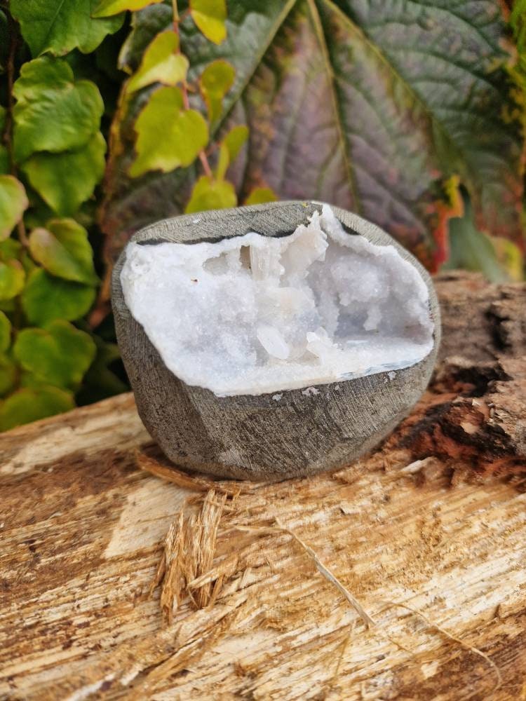 Beautiful apophyllite with stillbite geode 345g