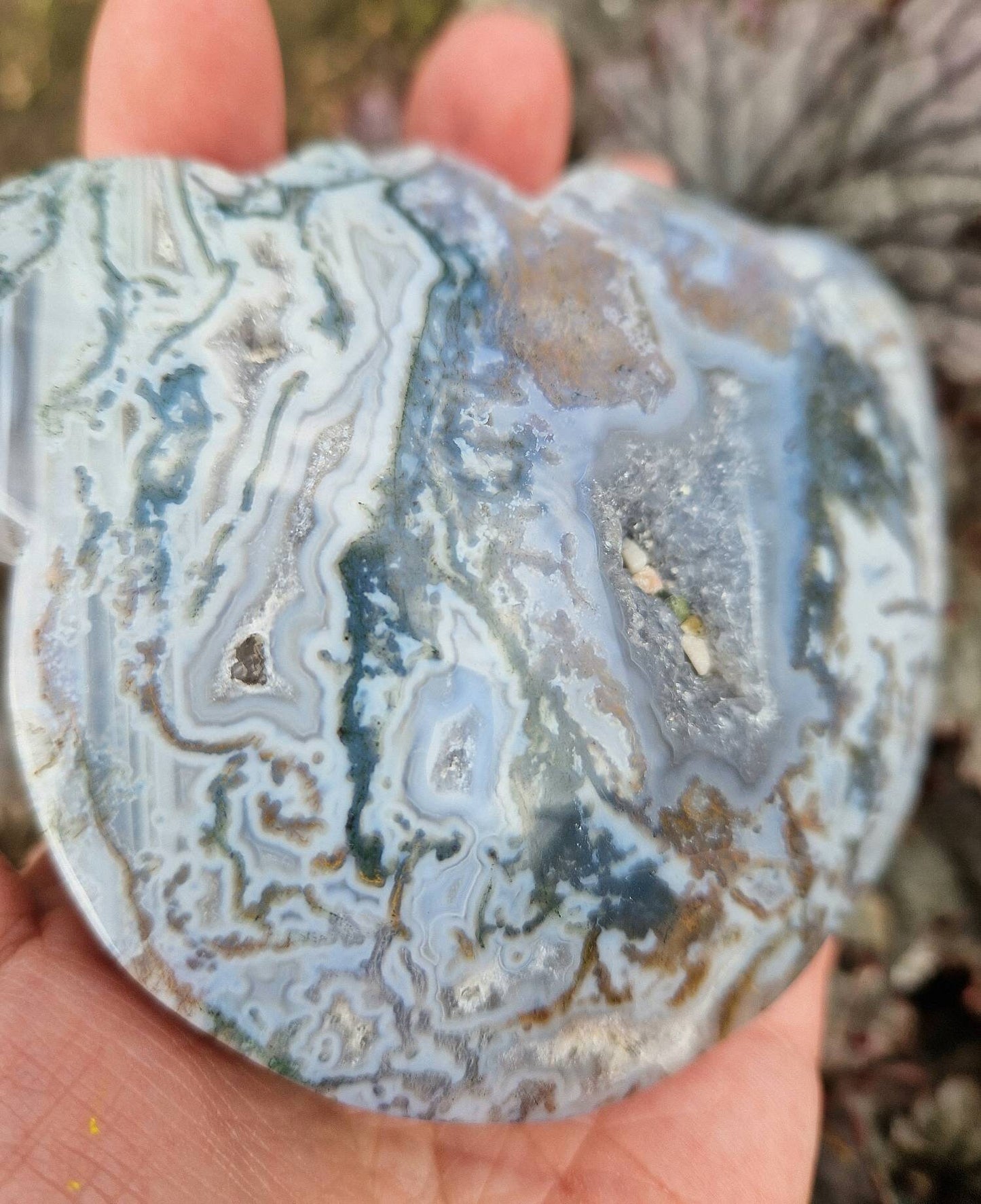 Beautiful statement moss agate paw print carving 350g