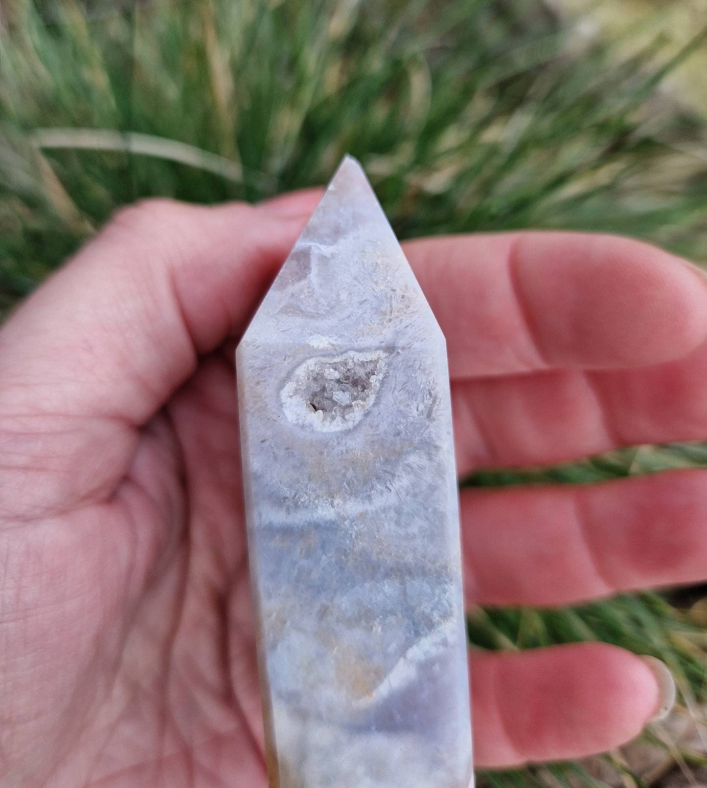 Beautiful druzy pink amethyst tower 128g 80mm