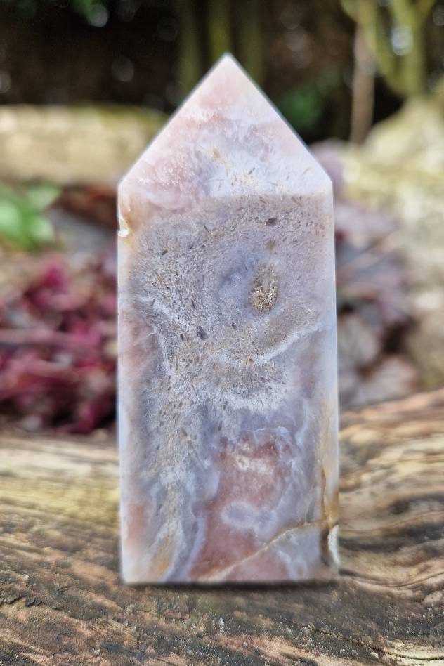 Beautiful druzy pink amethyst tower 128g 80mm