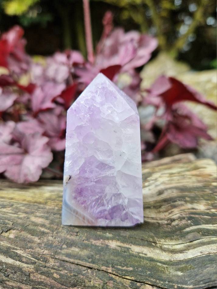 Beautiful agate with amethyst tower