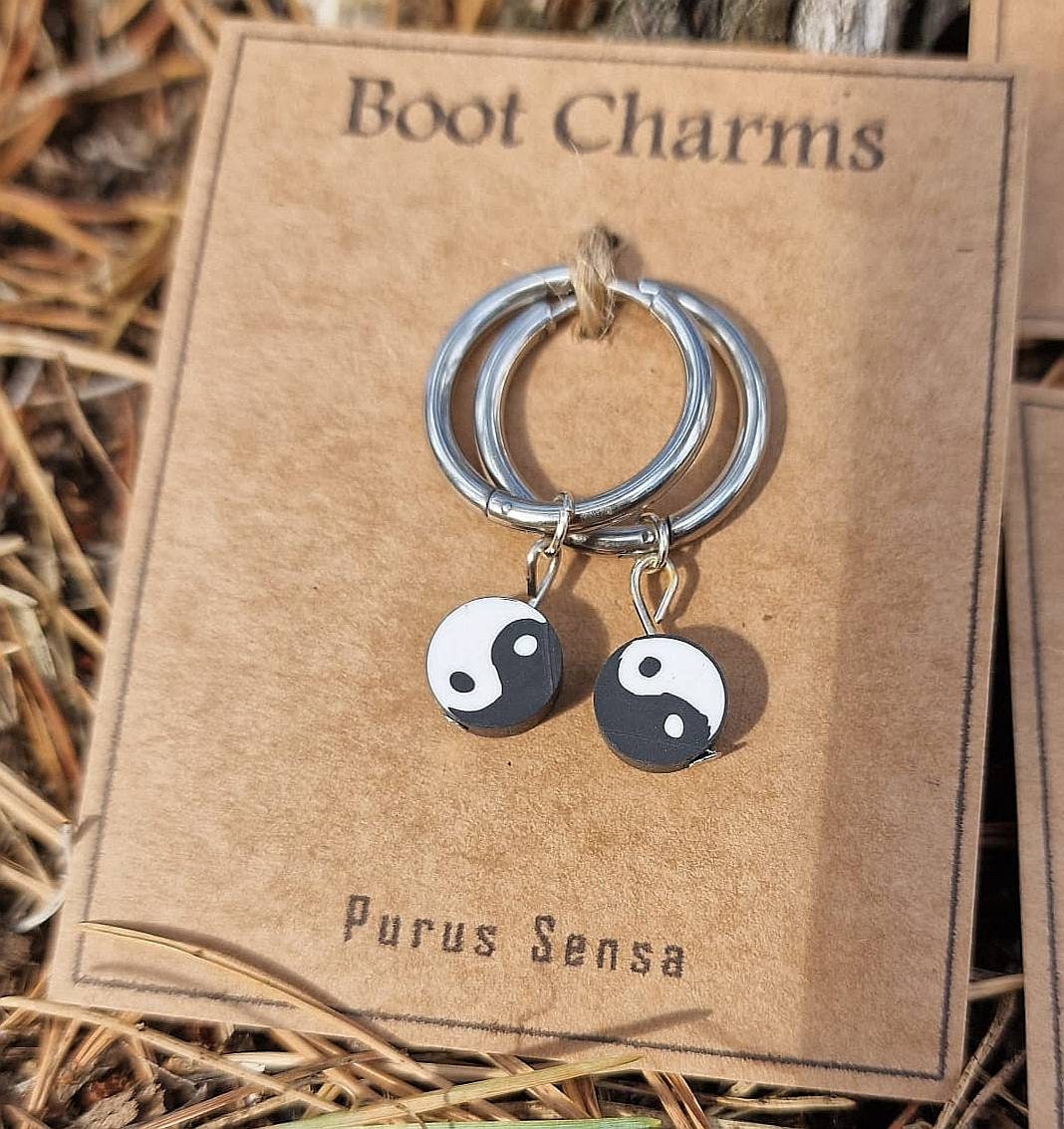 Pentagram / hamsa / peace / yin-yang  and more! Boot charms tags