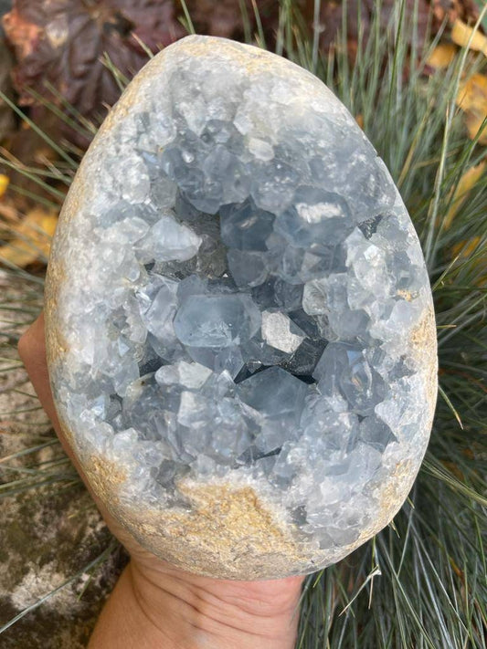 Beautiful XL Celestite egg. 1.34kg 130mm x 95mm