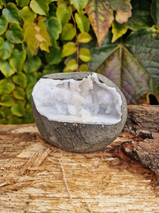 Beautiful apophyllite with stillbite geode 345g