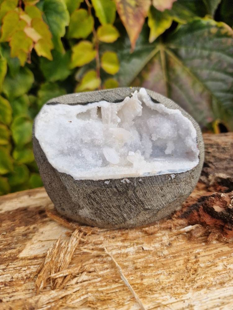 Beautiful apophyllite with stillbite geode 345g