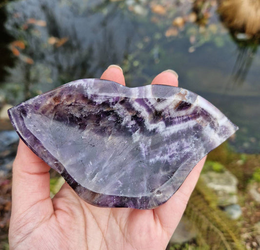 Beautiful Dream Amethyst Lip Shape Bowl 230g.