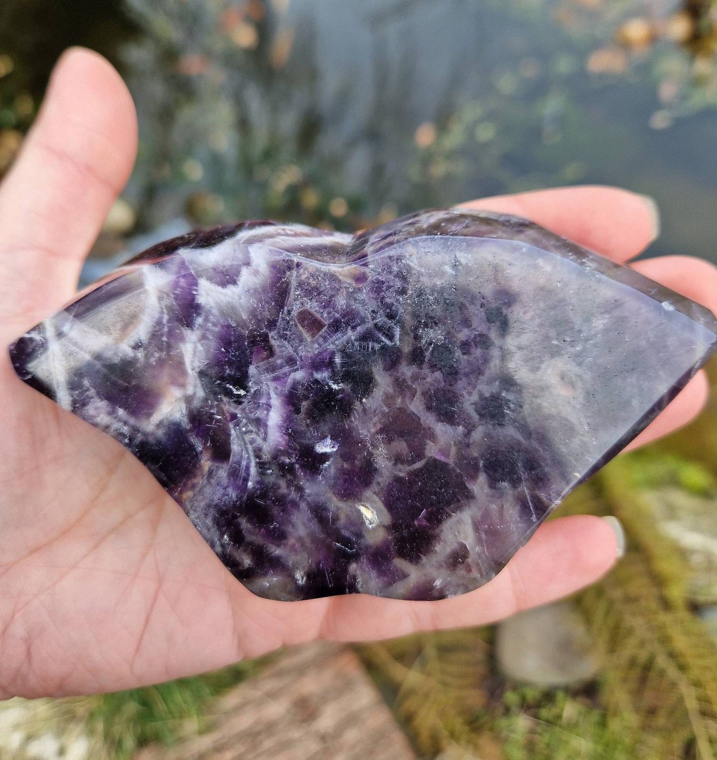 Beautiful Dream Amethyst Lip Shape Bowl 230g.