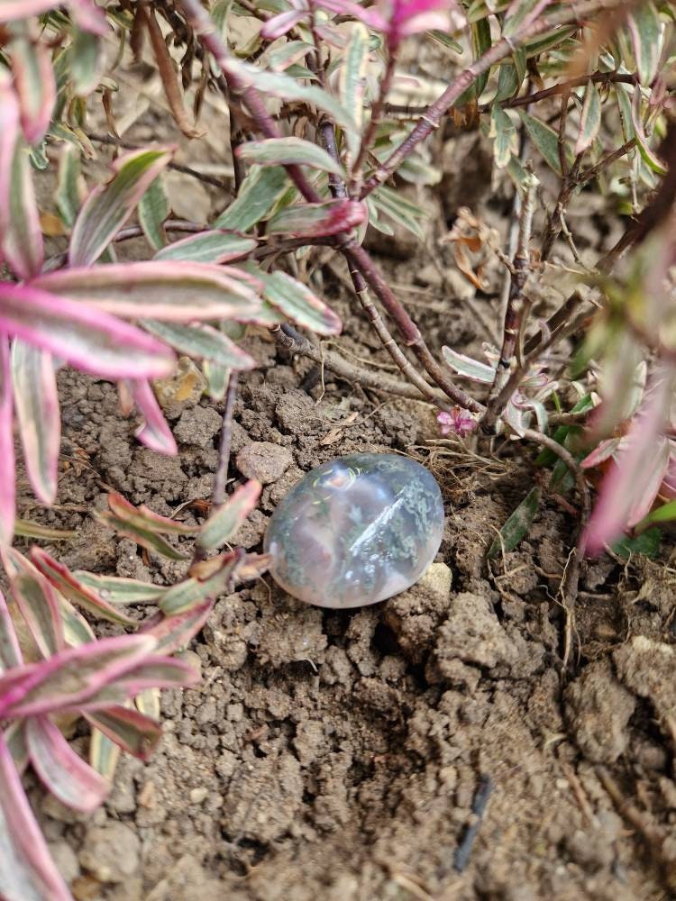 Moss agate gardeners stone crystal for the garden