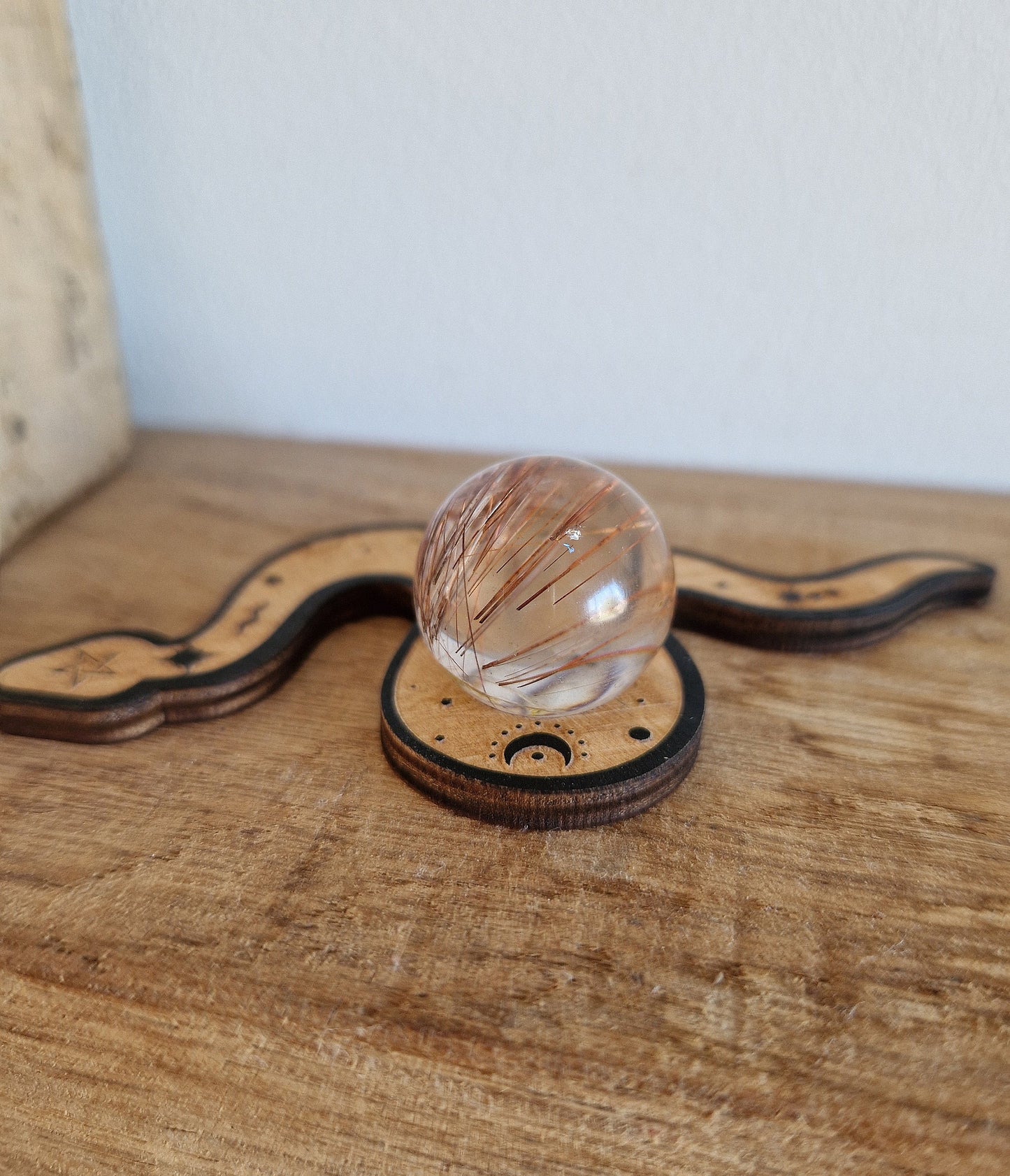 Wooden snake sphere stand for Mini / medium sphere