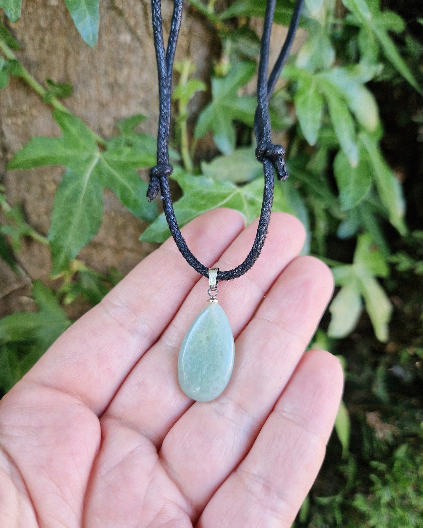 Beautiful green aventurine choker cord necklace