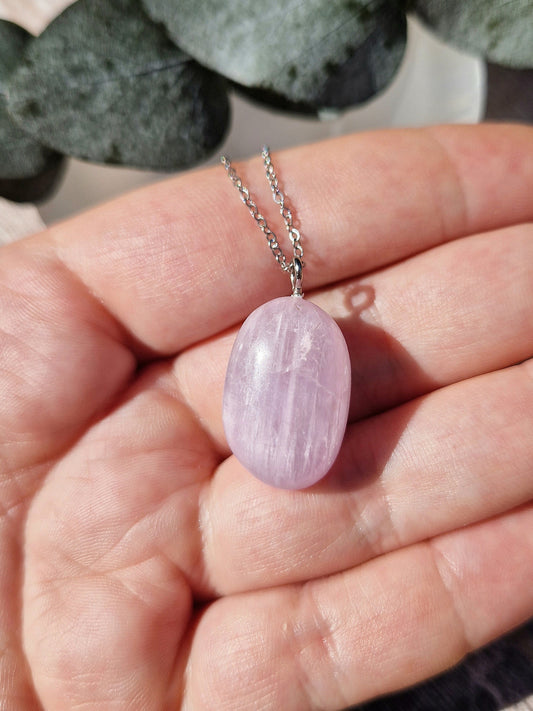 Beautiful 19" 925 sterling silver kunzite necklace